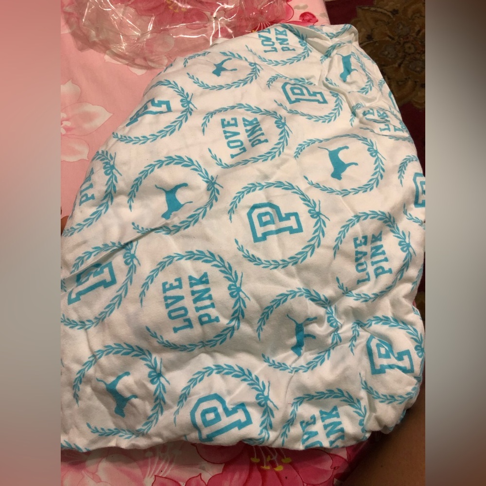 VS PINK FITTED BEDSHEET TWIN